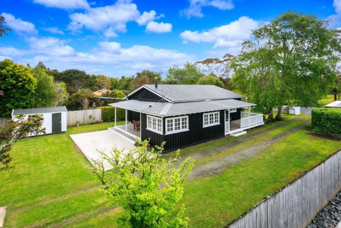 Waitoki, 16 Waitoki Road Simone du Bernard